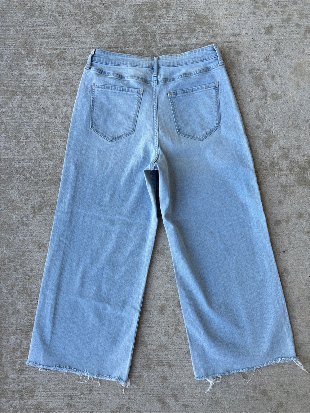 a.n.a Light Blue High Rise Wide-Leg Crop Jeans with Raw Hem - Picture 10 of 13